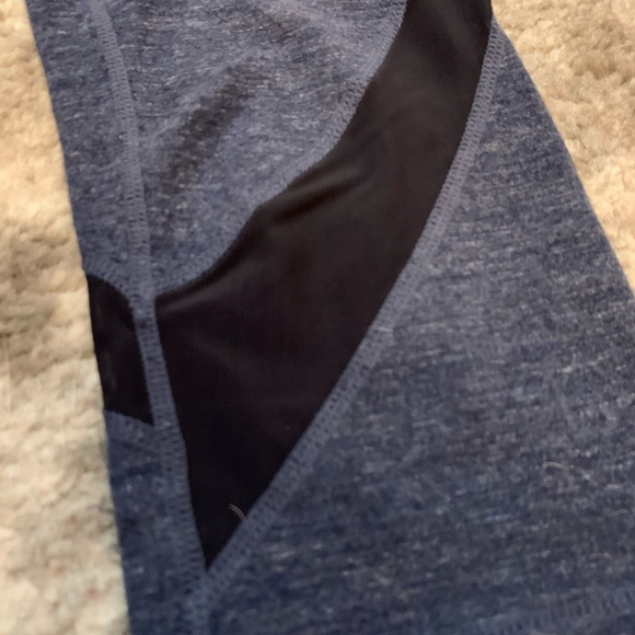 Workout crops - Picture 2 of 4